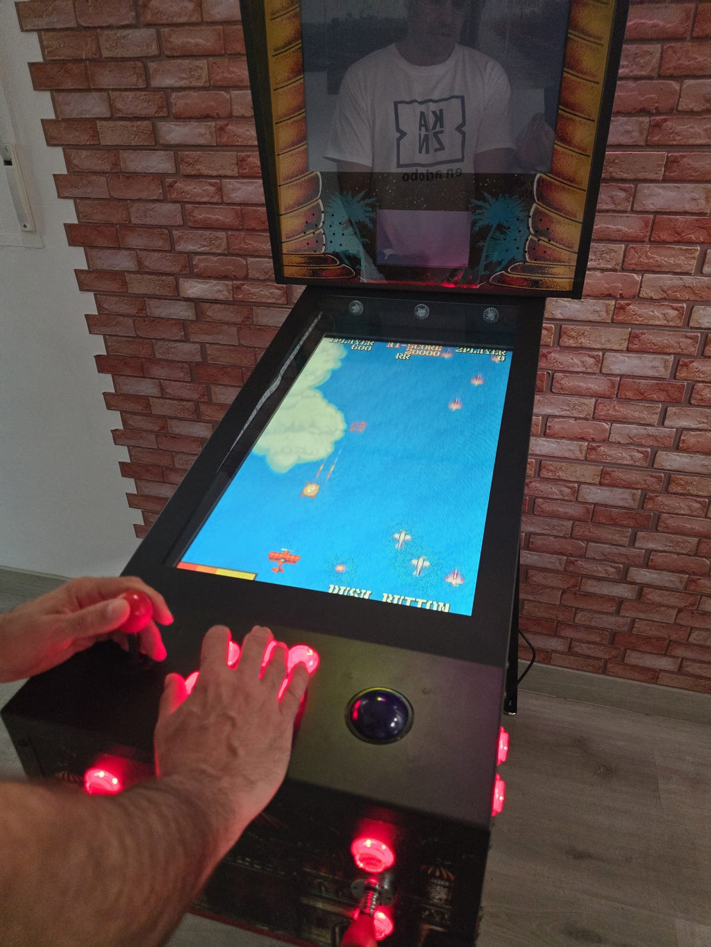 Pinball Virtual 4K 27.5" con PC Ryzen 7, GTX1060, 1800+ Juegos, DMD 7", Backglass 19", DOF con Solenoides, Shaker, PinUp Popper, Arcade con Trackball y Joystick